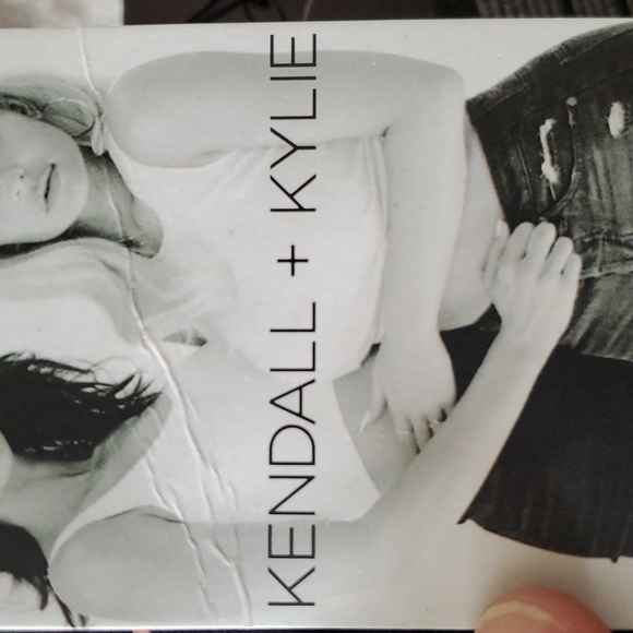 Nwt! Kendall and Kylie hoodie - Picture 11 of 12